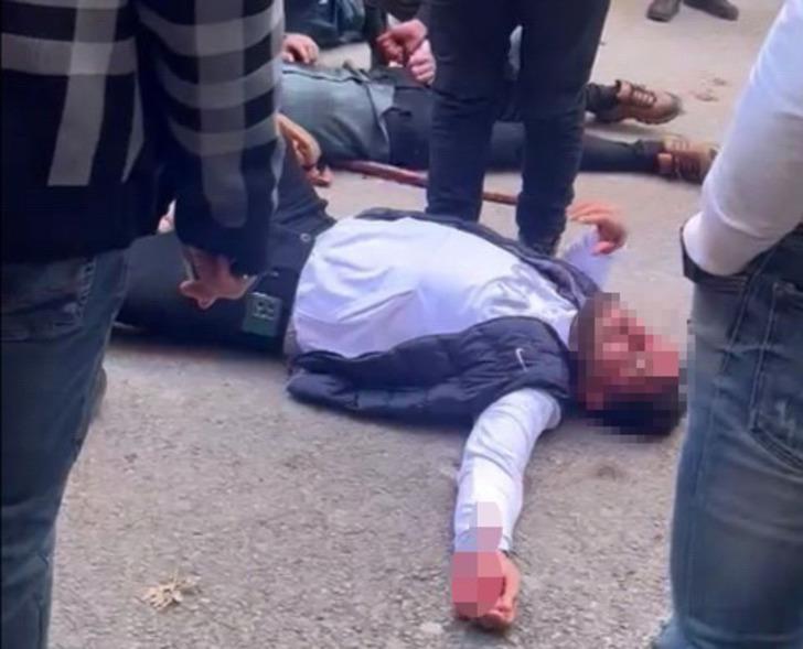Akrabalar arasındaki kavga kanlı bitti! Sokak ortasında birbirlerine girdiler: Ölü ve yaralılar var G2