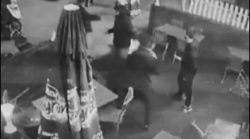 Eyüpsultan'da peş peşe kanlı saldırılar! Restorana ve parka kurşun yağdırdılar: 1 ölü, 6 yaralı