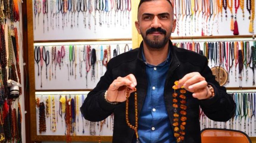 Kehribar tespihler, ilgi çekiyor