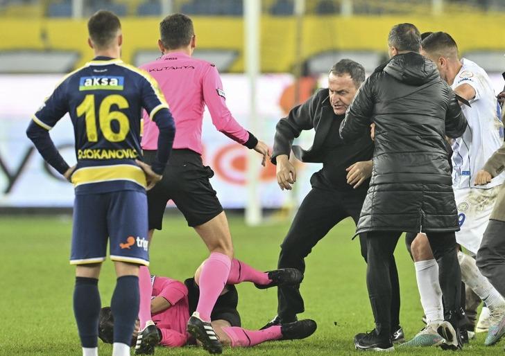 Açıklamalar peş peşe geldi! Hikmet Karaman, daha önce bana da saldırmıştı dedi, Erman Toroğlu ateş püskürdü: "Defolun gidin, tutuklayıp cezaevine atsınlar" G4