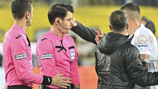 SON DAKİKA | Halil Umut Meler'e yumruklu tekmeli saldırı sonrası lig maçları ertelenebilir! Tüm dünyada haber oldu, Ankaragücü Başkanı Faruk Koca'ya tepki yağıyor...