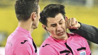 Açıklamalar peş peşe geldi! Hikmet Karaman, daha önce bana da saldırmıştı dedi, Erman Toroğlu ateş püskürdü: Defolun gidin, tutuklayıp cezaevine atsınlar