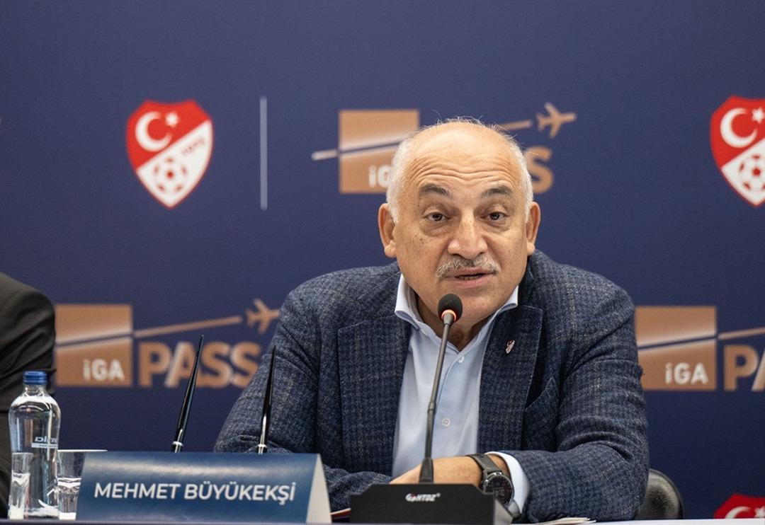 SON DAKİKA: T&uuml;rkiye Halil Umut Meler'e yumruklu saldırıyı konuşuyor!  &Ccedil;irkin olay sonrası t&uuml;m liglerdeki ma&ccedil;lar s&uuml;resiz olarak ertelendi!