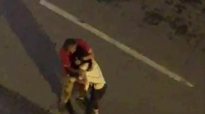 Sokakta yürüyen kadını dakikalarca taciz etti