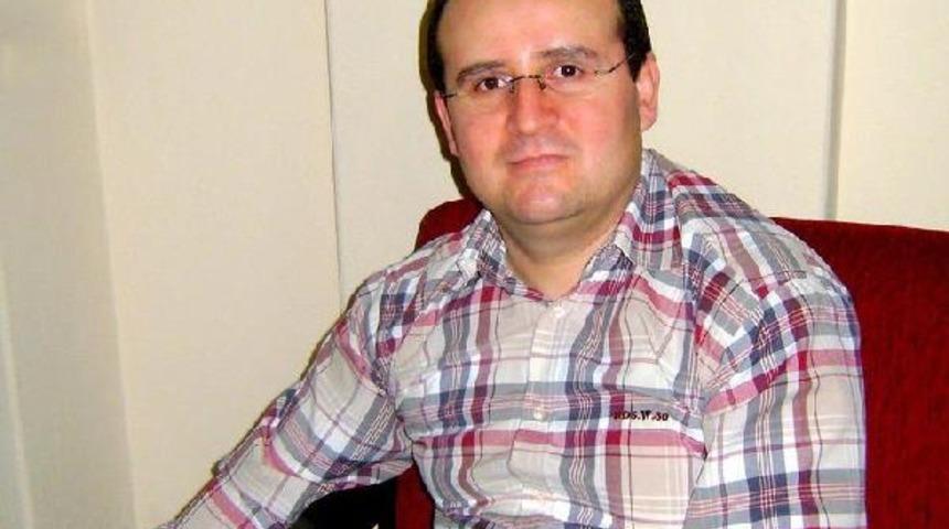 Sınıfta kalp krizi geçiren öğretmen öldü