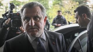 Gençlik ve Spor Bakanı Osman Aşkın Bak hastane çıkışında yanıtladı: Ligler ne zaman başlar?