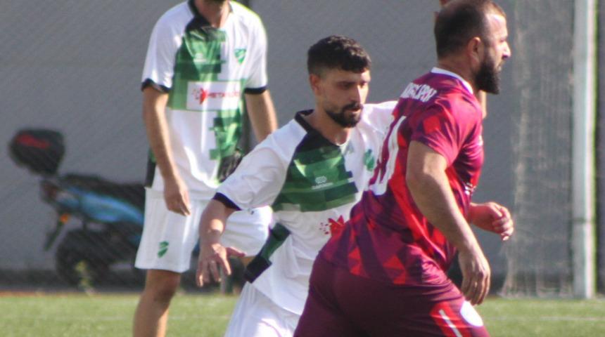 Beşiktaş'ta da forma giymişti, ağır silahlarla poz verdi! Bir saldırı vakası daha, hem de iki hafta üst üste... Rıdvan Şimşek'e 31 maç ceza!