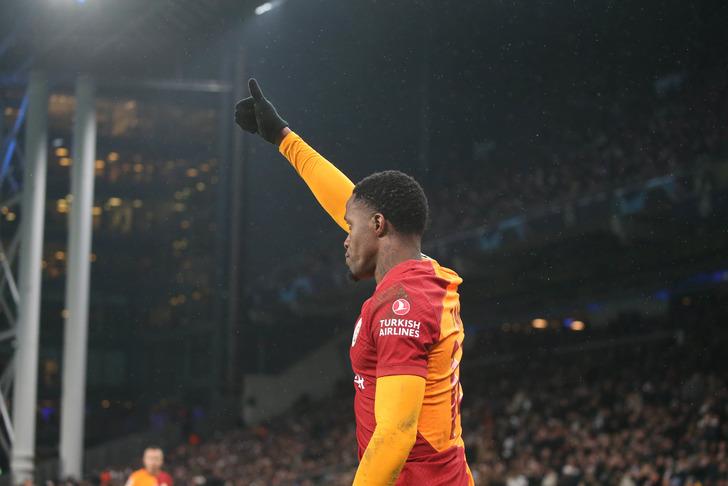 Galatasaray'ın Kopenhag'a elenmesinin ardından Sarı-Kırmızılılar'a sert eleştiriler: Bu kadar vurdumduymazlık olmaz, Okan Buruk hiç ders çıkarmamış! G1