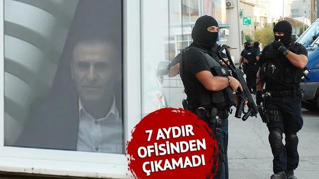 100 oy alarak belediye başkanı olan Hetemi, aylardır ofisinden çıkamadı
