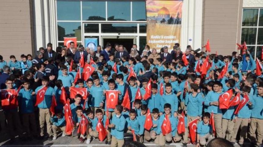 Diyanet İşleri Eski Başkanı Mehmet Görmez, ismini taşıyan okulu açtı