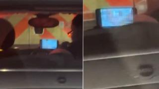 Trafikte canı sıkılan adamın hareketi görenleri şaşkına çevirdi! Direksiyon başında yetişkin filmi açıp izledi... Yakayı fena ele verdi