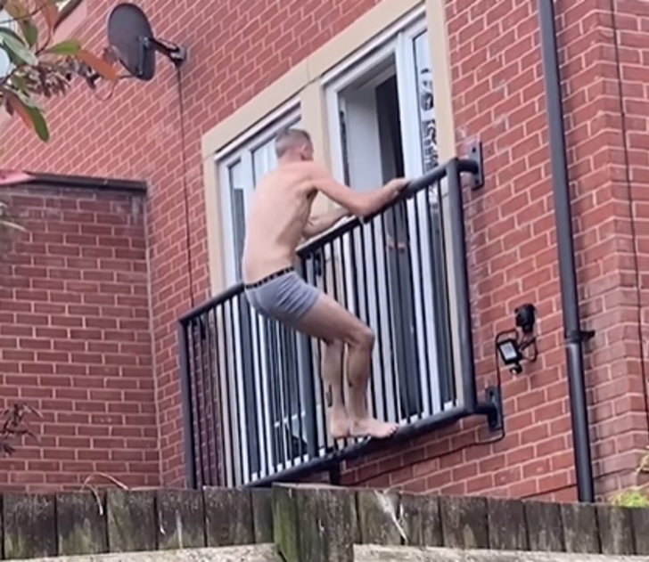 Kocası eve erken gelince tüm planları alt üst oldu! Sevgilisini balkondan kaçırmak zorunda kaldı...  O anlar sosyal medyada gündem oldu G4