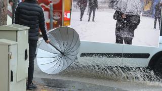 Kar yağışı İstanbul’un kapısına kadar dayandı! 38 saatlik kesintisiz yağmur geliyor… Bu tarihlere dikkat!