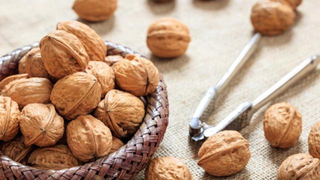 Etkileri inanılmaz: Günde 4 adet ceviz yediğinizde vücudunuzda bakın neler oluyor!