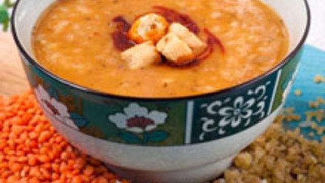 Acılı Ezogelin Çorbası