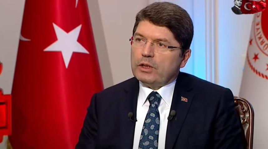 Halil Umut Meler'e yumruklu saldırıyla ilgili yeni gelişme! Bakan Tunç duyurdu: Soruşturma tamamlandı, dava açıldı