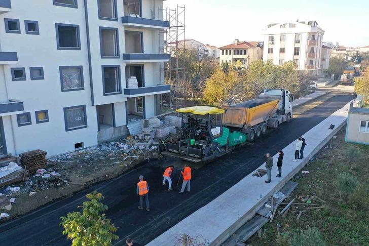 Altınova Belediyesi’nde ilçede asfaltlama çalışması G4