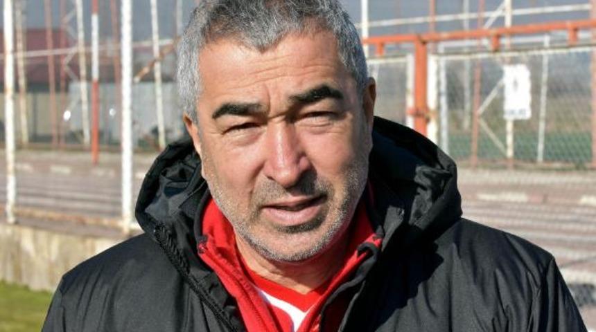 Demir Grup Sivasspor Teknik Direktörü Aybaba: "Son haftanın vermiş olduğu müthiş bir moral var"
