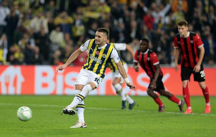 Fenerbahçe'nin 4-0'lık ezici galibiyeti sonrası adeta mest oldular! "Bu yolun sonu final" G5