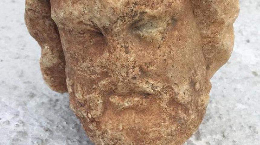 Otomobilde, Roma dönemi heykel başı ele geçirildi