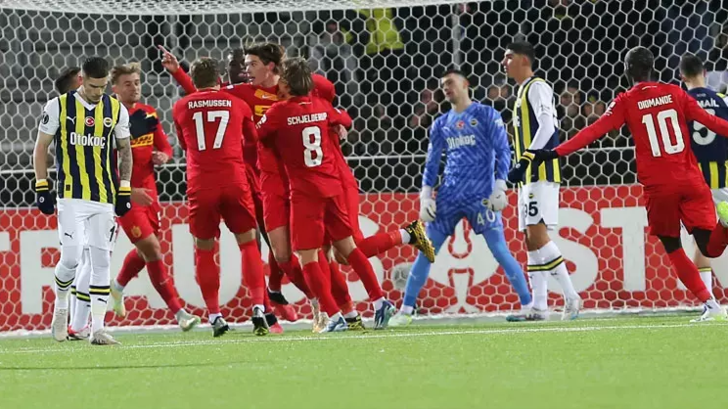 Fenerbahçe'nin grubunda gerçekleşen detay futbolseverleri şaşırttı! Yaşanan bu olay tarihte ilk ve kolay kolay tekrarlanmayacak cinsten G2