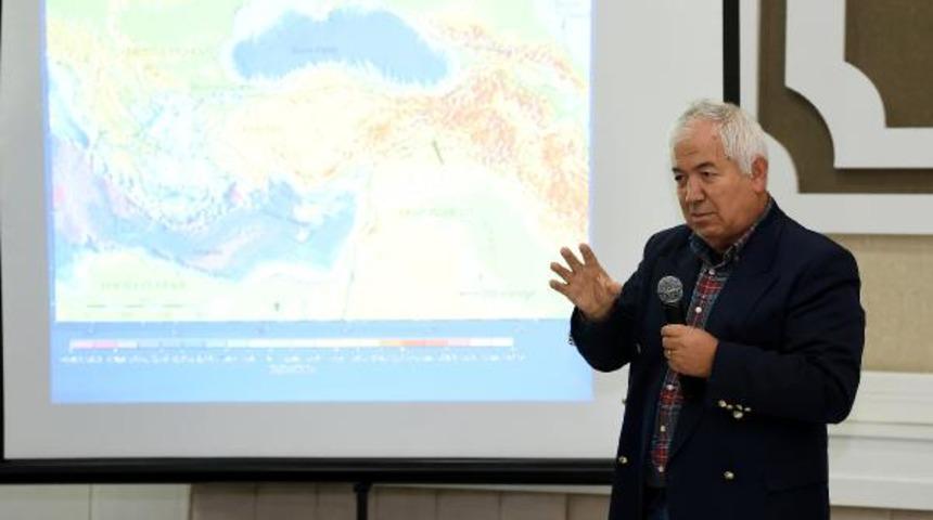 Prof.Dr. Sürmelihindi: Marmara Denizi, olası depremin etkisini azaltacak