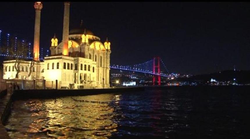 Köprüdeki intihar girişimi trafiği durma noktasına getirdi