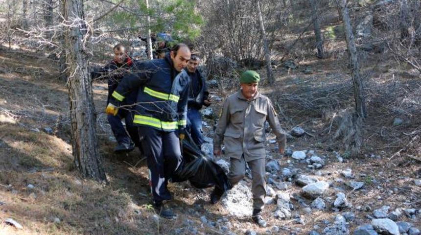 Cezaevinden çıktı, avukatıyla kazada öldü