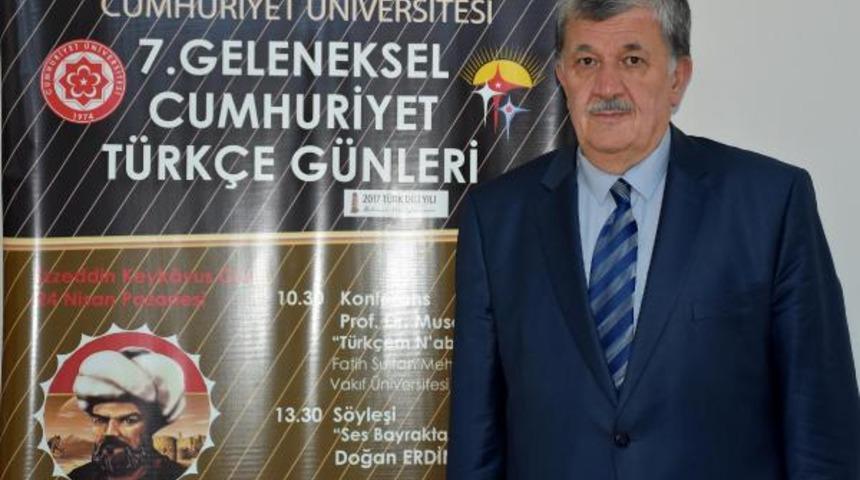 Türk dili uzmanı profesörden gençlere 'Türkçe' uyarısı