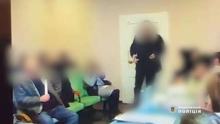 Ukrayna'dan korkunç görüntüler! Kameralar kayıttaydı: Milletvekili yerel meclis toplantısının yapıldığı odada el bombası patlattı... 1 ölü, 6'sı ağır 26 yaralı G2