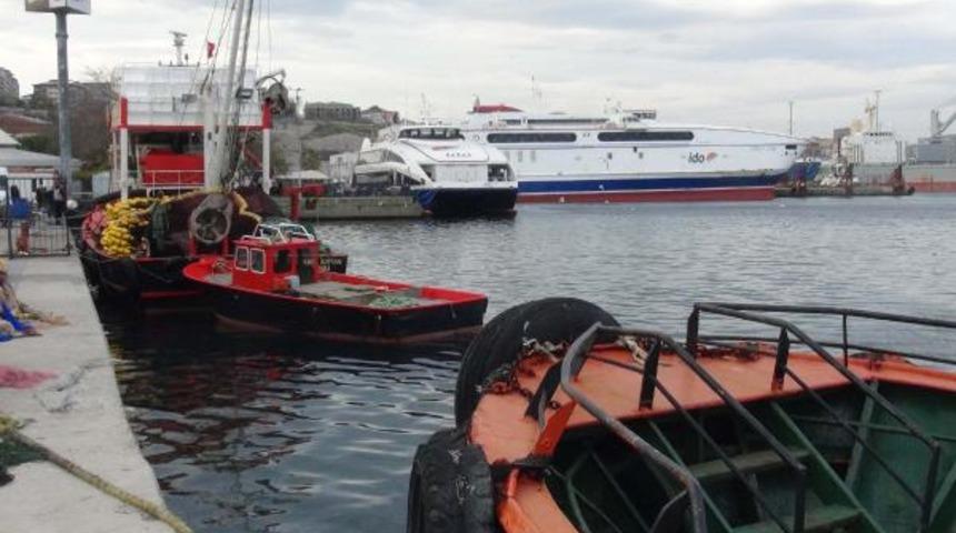 Lodos etkili oldu, deniz otobüsü geri döndü