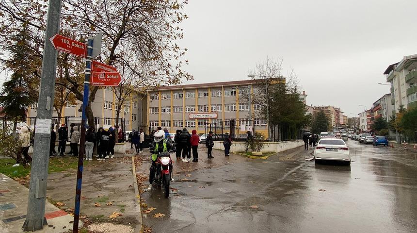 'Hepimiz sarılaşmaya başladık' 6 lise öğrencisi, börek yedikten sonra hastanelik oldu