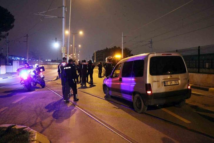 Sakarya’da hafif ticari araç yunus ekibine çarptı: 4 yaralı G4