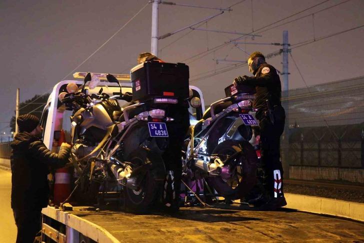 Sakarya’da hafif ticari araç yunus ekibine çarptı: 4 yaralı G1