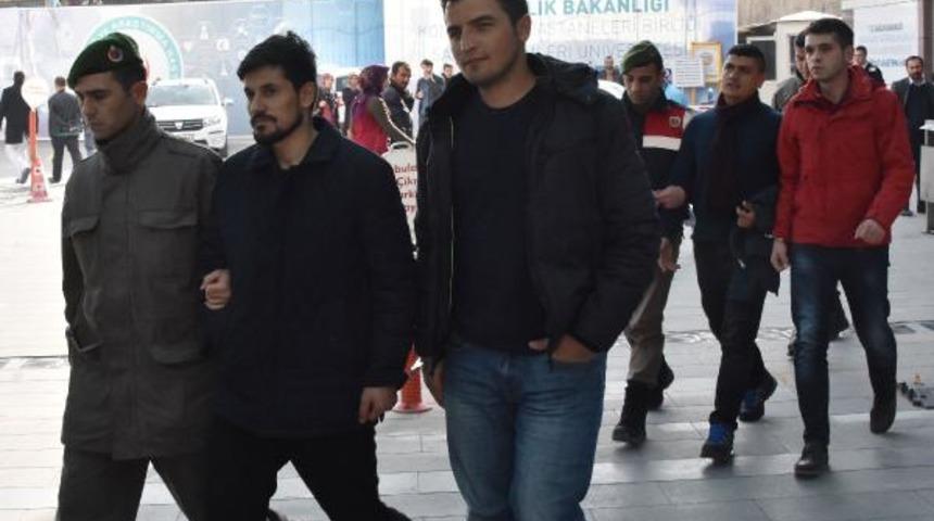 5 ilde FETÖ operasyonu: 12 asker gözaltına alındı