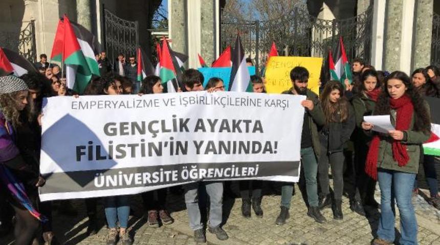 İstanbul Üniversitesi öğrencilerinden "Kudüs" protestosu
