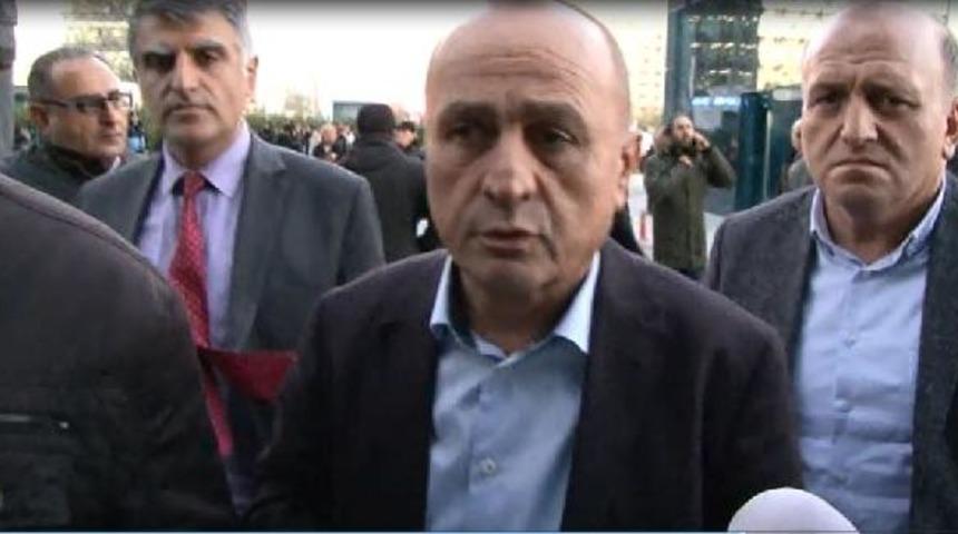 Ataşehir Belediyesi önünde hareketlilik (1)