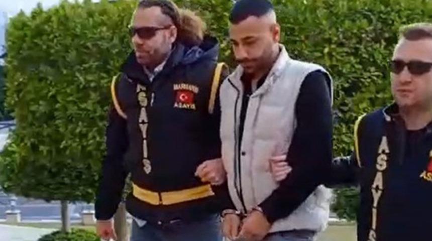 Cinayetten aranıyordu, yakalandığı yer herkesi şoke etti!