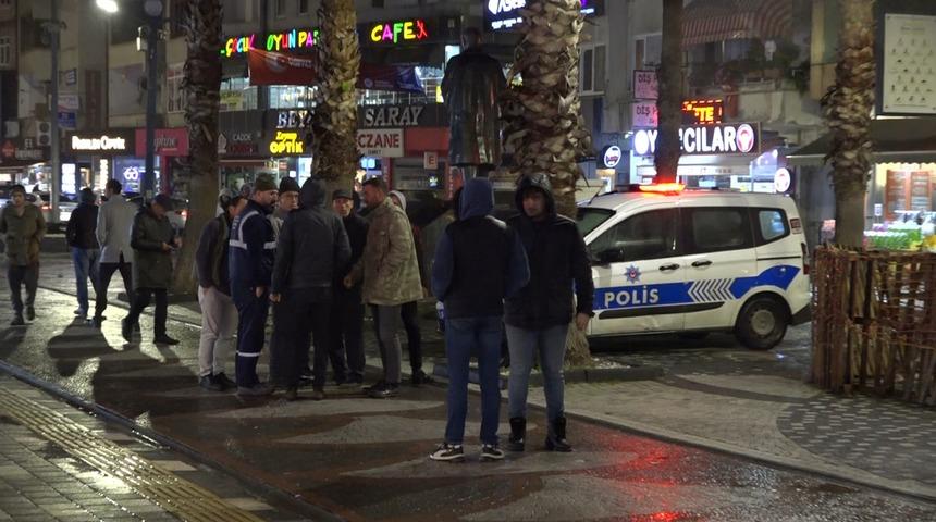 Dükkanın önünde içki içen adamı uyardı! Çocuklarıyla beraber dehşeti yaşadı