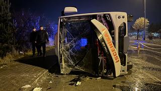 Afyonkarahisar'da feci kaza! Midibüs devrildi: 25 yaralı