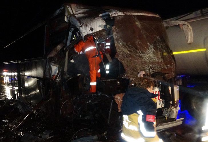 Çanakkale'de yolcu otobüsü kaza yaptı! 13 kişi yaralı