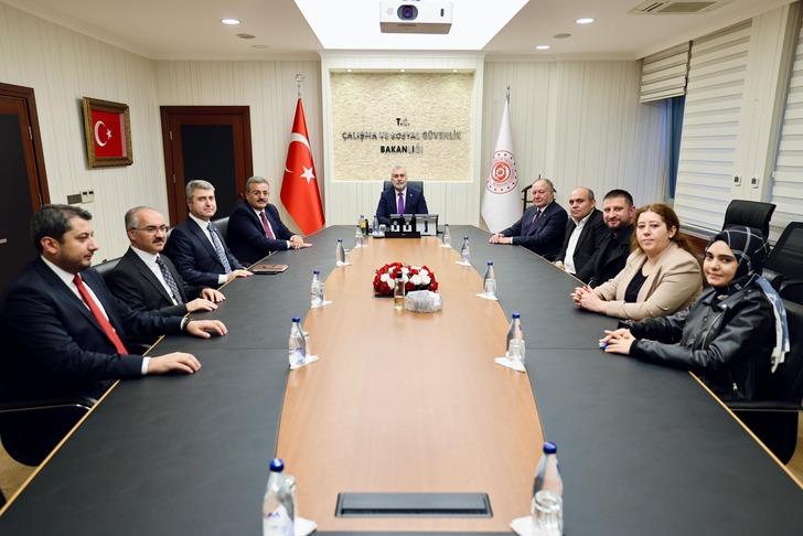 Asgari ücret zammında pazarlık başlıyor! Rakamlar ilk defa konuşulacak! İşte olası zam oranlarına göre yeni asgari ücret hesaplaması G5