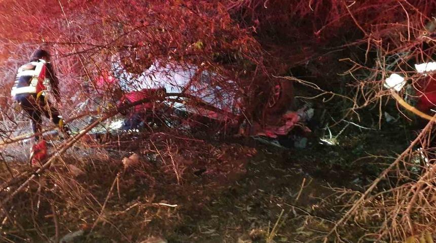 Burdur’da kontrolden çıkan otomobil takla atıp şarampole devrildi: 2 yaralı