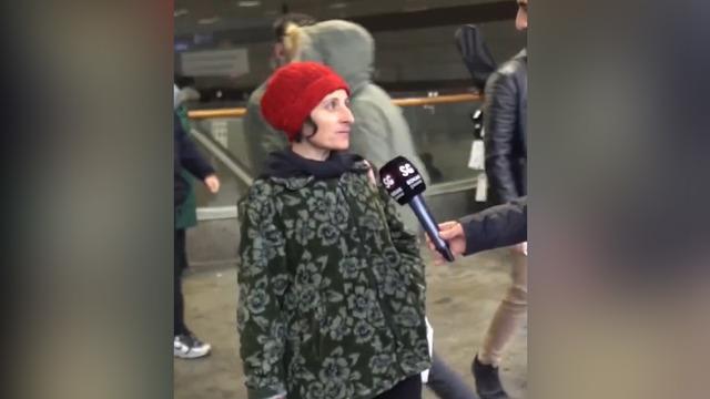 Sokak röportajında denk geldi, 'abla' diyerek soru sordu, kimliği sonradan ortaya çıktı! Herkes onu konuşuyor... Sözleri olay yarattı