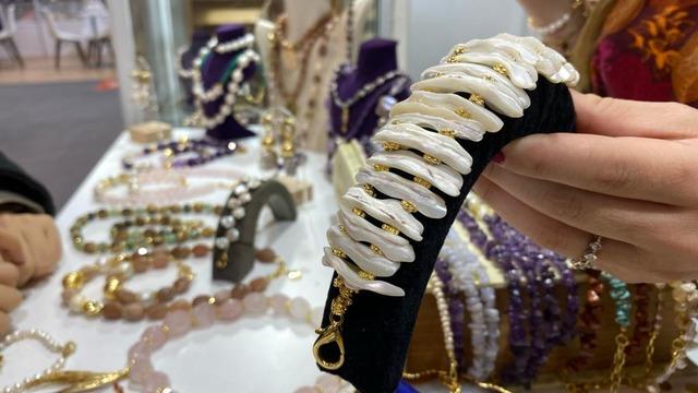 Kadınların en çok ilgisini çeken fuar: İşte değerli ve sahte taş arasındaki ince çizgi 