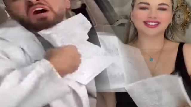 'Donsuz Kelly', 'Laz kızı', yatak odasından canlı yayın derken sonunda bu da oldu! 'Tık' uğruna sosyal medyadan paylaştılar