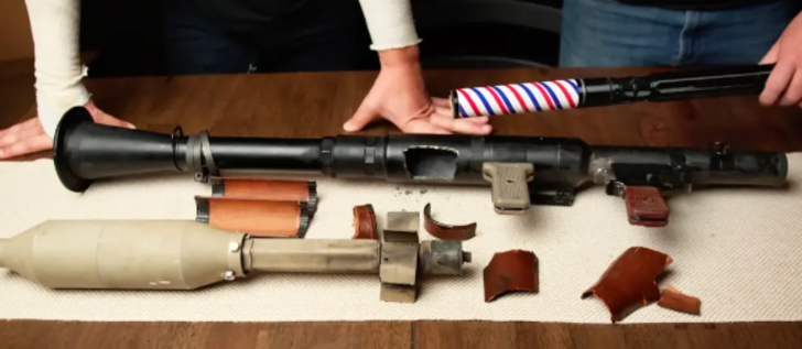 Eski ABD askeri YouTuber Adam Knowles video çektiği sırada yaralandı! Omzunda roketatar patladı... Alevlerin içinde kalıp bayıldı G5