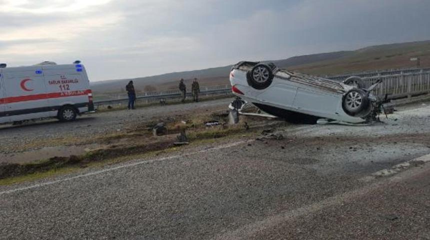 Diyarbakır'da otomobil takla attı: 2'si ağır 5 yaralı
