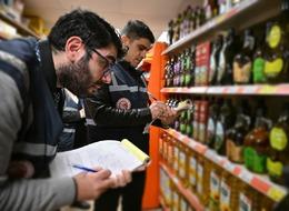 Her ürün için 1371 lira! Reyonları gezdiler, etiketler didik didik edildi: Ticaret Bakanlığı'ndan marketlere fahiş fiyat denetimi