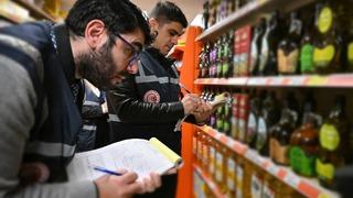 Her ürün için 1371 lira! Reyonları gezdiler, etiketler didik didik edildi: Ticaret Bakanlığı'ndan marketlere fahiş fiyat denetimi